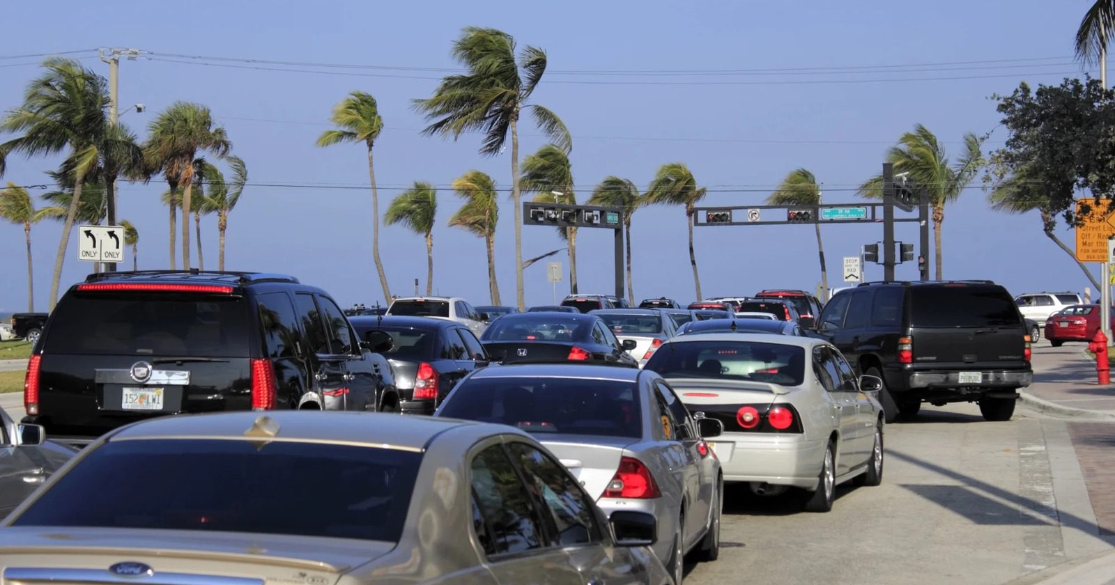 southwest florida commute - daily drive and seasons traffic featured image