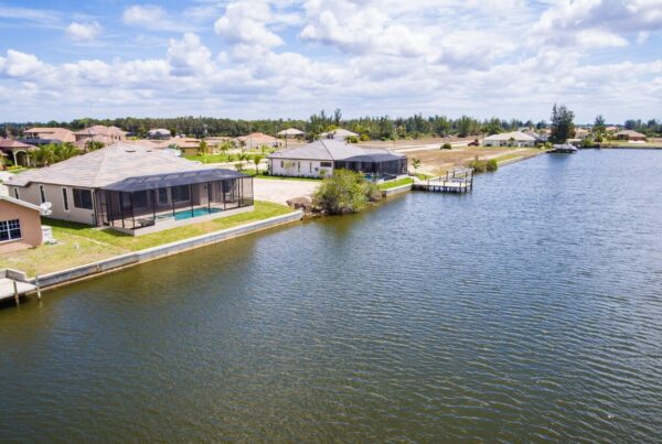 Coastal Construction That Stands Up to Florida's Elements - Featured Image