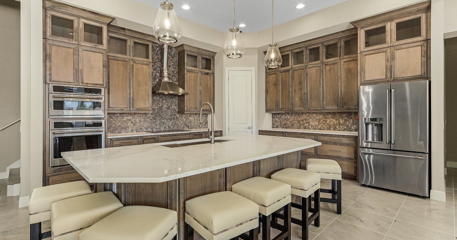 Custom Kitchen Designs for Florida Luxury Homes - Featured Image